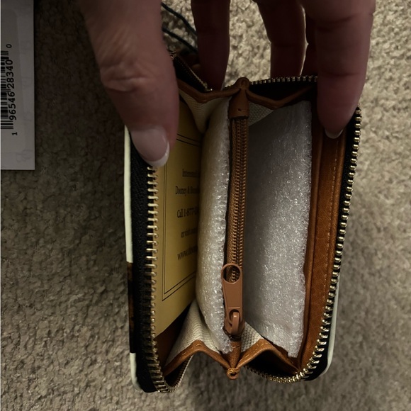 NWT- Dooney & Bourke Leather Zip Around Credit Card Case, Zebra - Picture 4 of 4